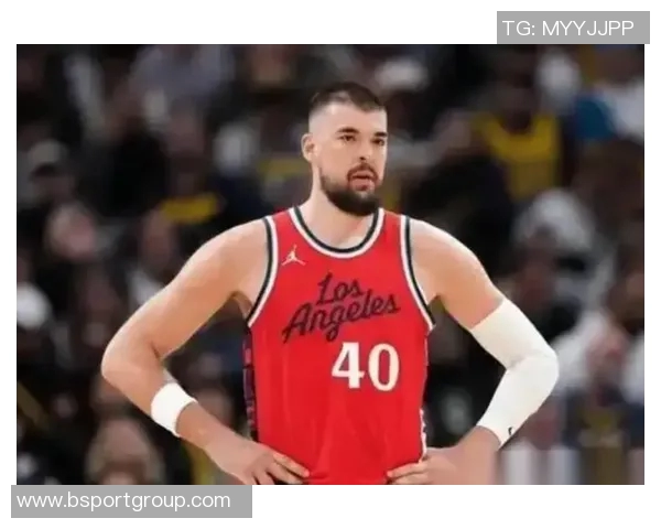 快船半场微弱领先火箭祖巴茨表现出色杜兰特状态低迷仅得7分