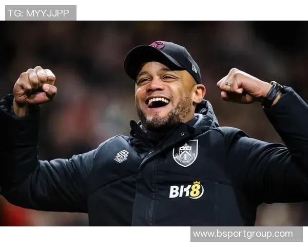 拜仁高层与孔帕尼今夏欲引西蒙斯交易遭赫内斯否决